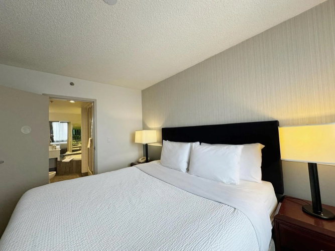 Riviera Plaza and Conference Centre Calgary Airport photo 6