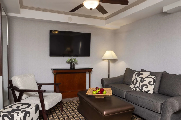 Inn at the Colonnade Baltimore - a DoubleTree by Hilton