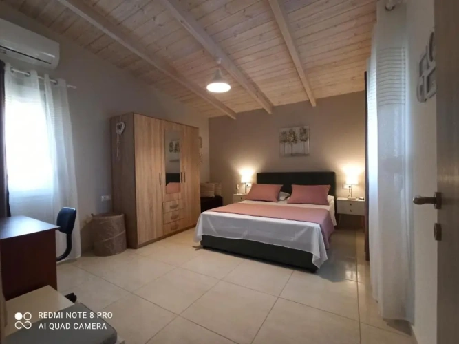 2 Bedrooms Cottage