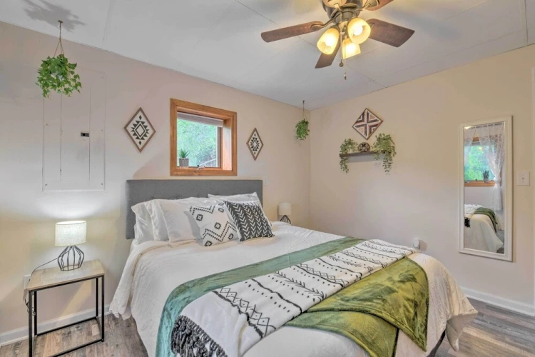 2 Bedrooms Cottage