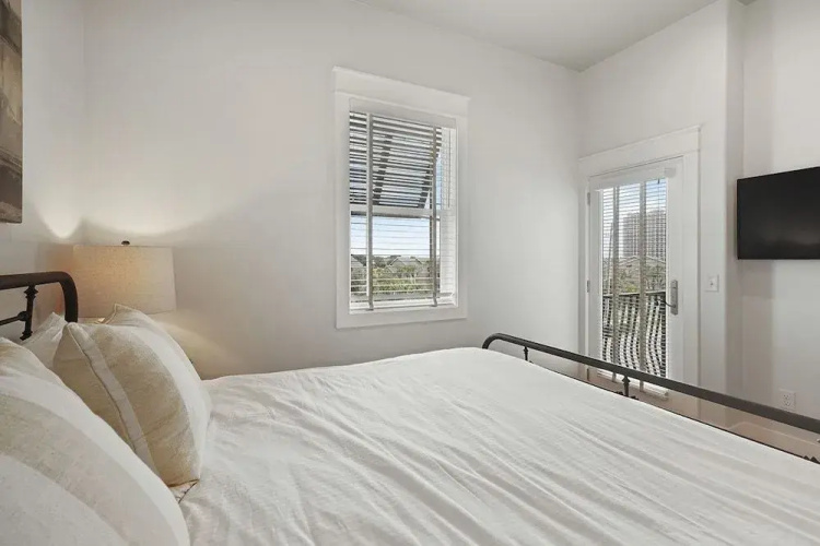 Gulf Breeze by RedAwning