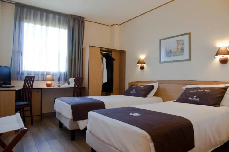 Standard Triple room