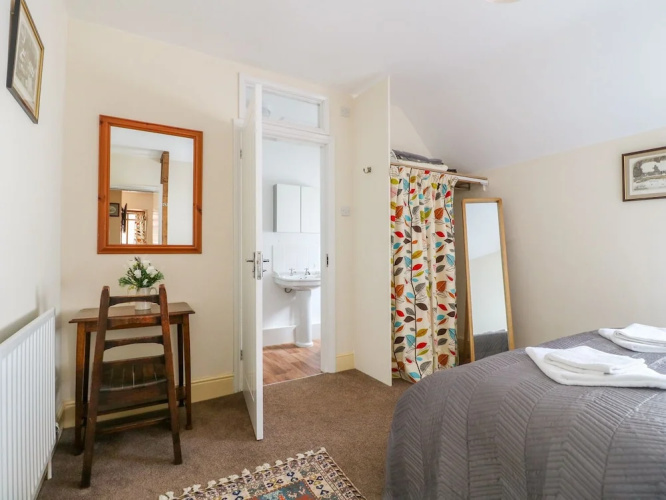 Mews Apartment
