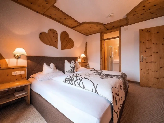 Suite with balcony and with mountain view