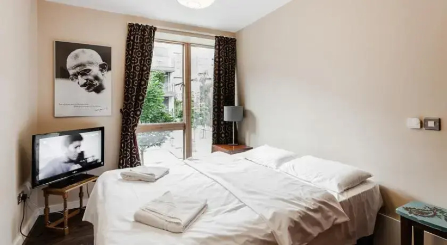 Hanover Dock Apartment