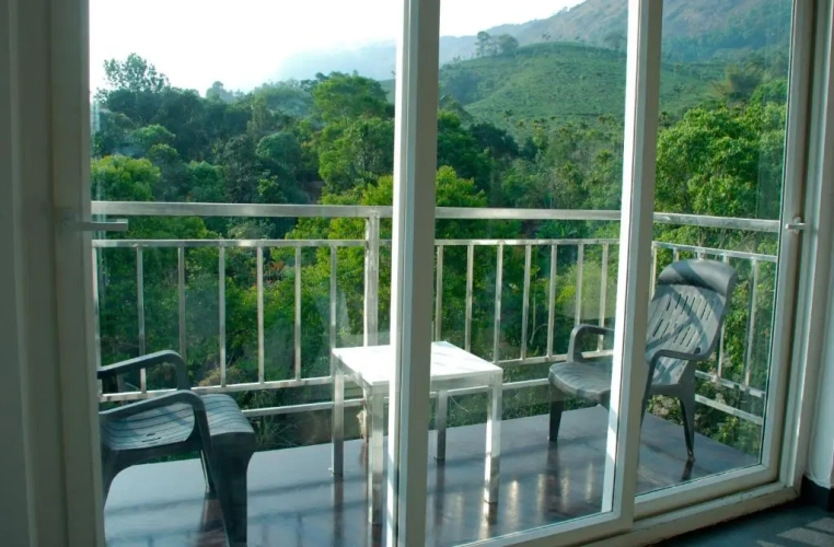 Deluxe Double room with balcony and with mountain view