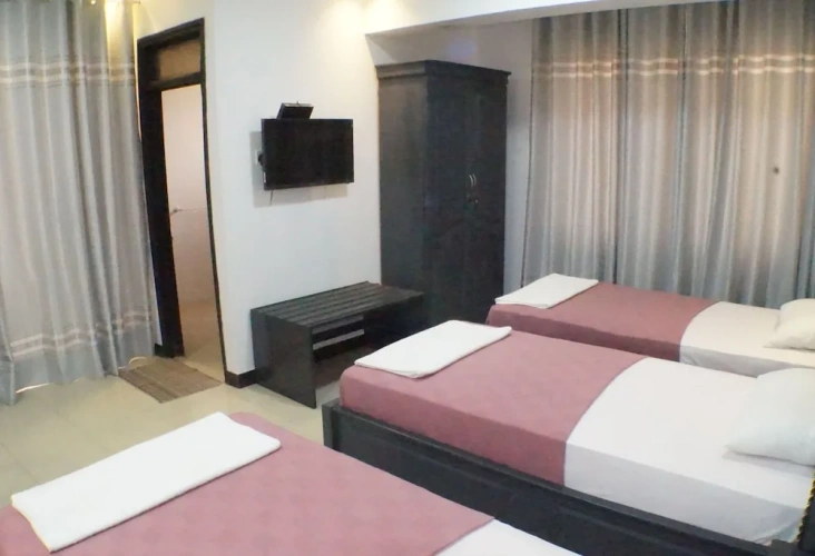 Standard Triple room