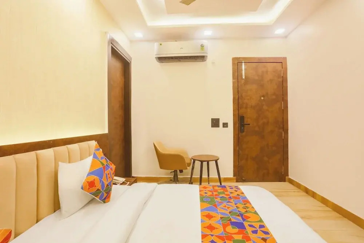 Fabhotel Sugar Inn