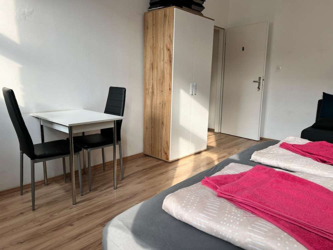 Welcoming 4BR shared Apt.-best location