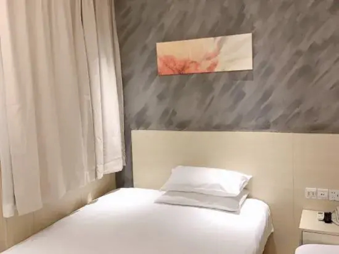 Hotel Holt