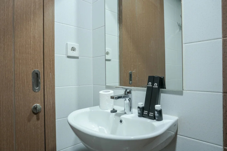 Minimalist And Comfy Puri Orchard Studio Apartment