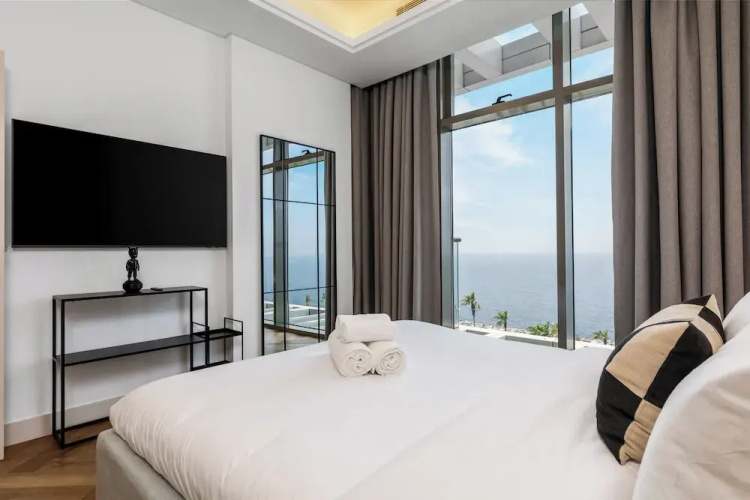 Waves - Premium Seaside Retreat With Private Beach