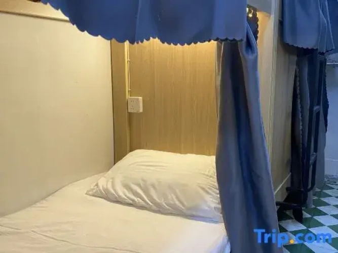 Bed in Dorm (female dorm)