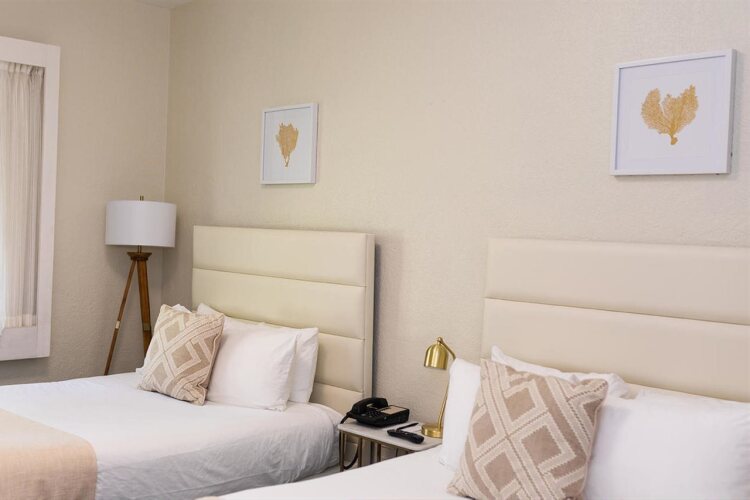 Crest Hotel Suites
