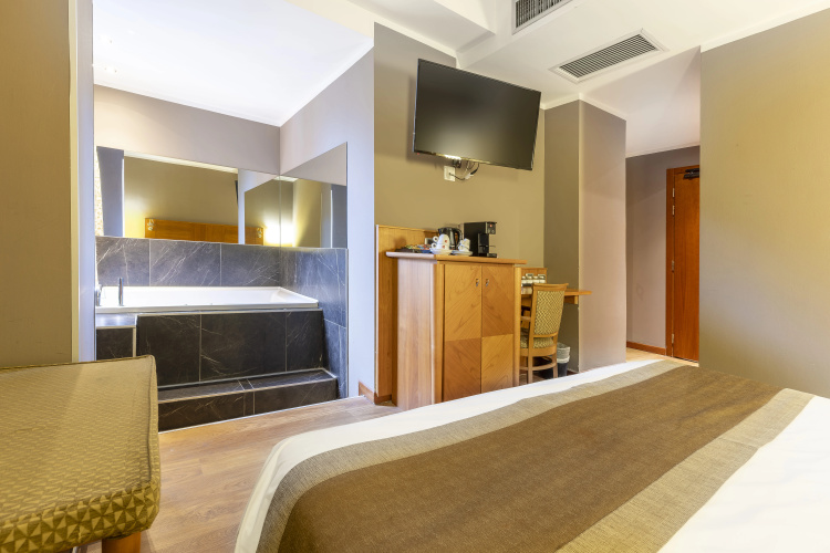 Hotel Master
