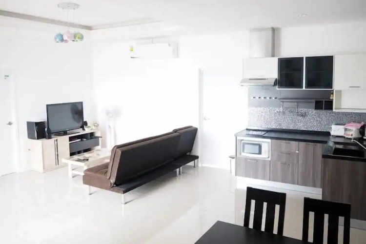 4 Bedrooms Villa