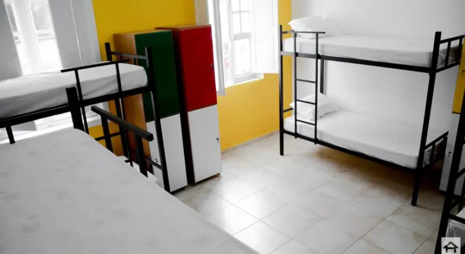 Casa Amarela Hostel