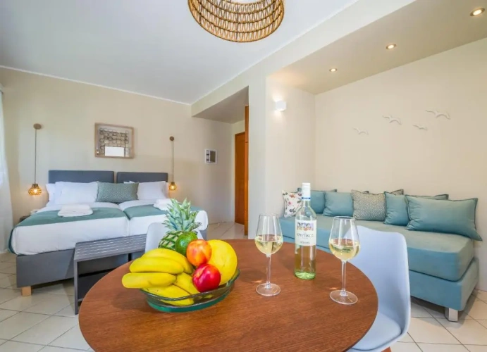 Standard Triple room