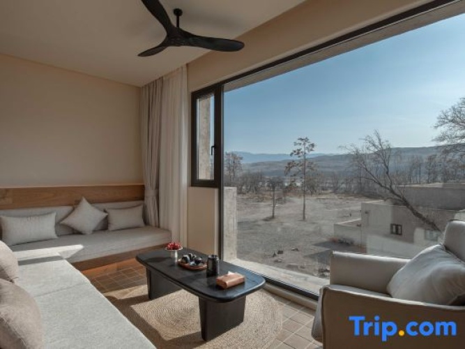 Suite with view