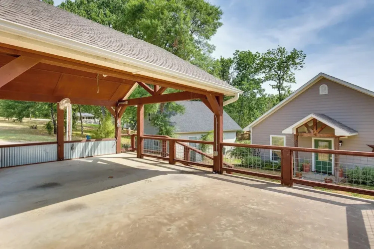 Fish & Kayak: Tranquil Cedar Creek Home!