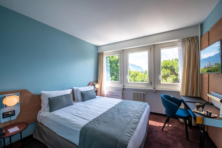 Hotel Mona