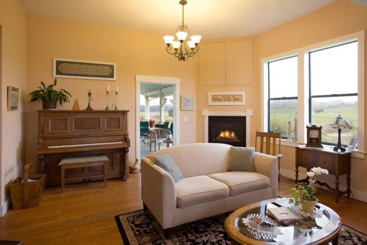 Flora Vista Inn