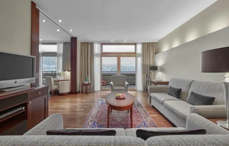Deluxe Suite