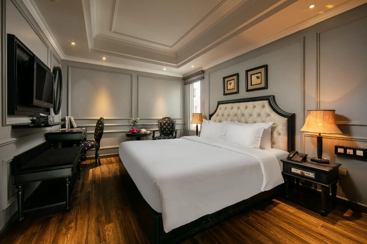 Deluxe Double room with city view
