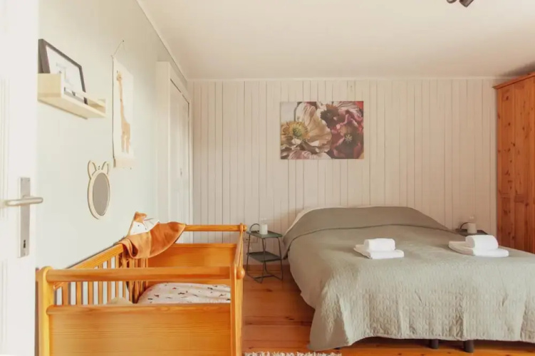Authentic House With Playroom and Infrared Sauna
