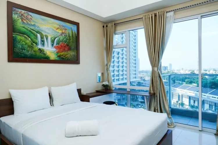 Deluxe And Comfortable Studio Puri Mansion Apartment