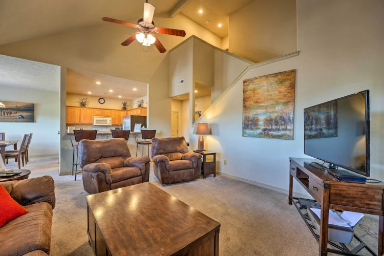 Branson West Golf Getaway w/ Pool Access!