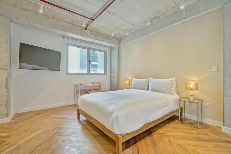 w Stylish 2BR in Plaza Herrera
