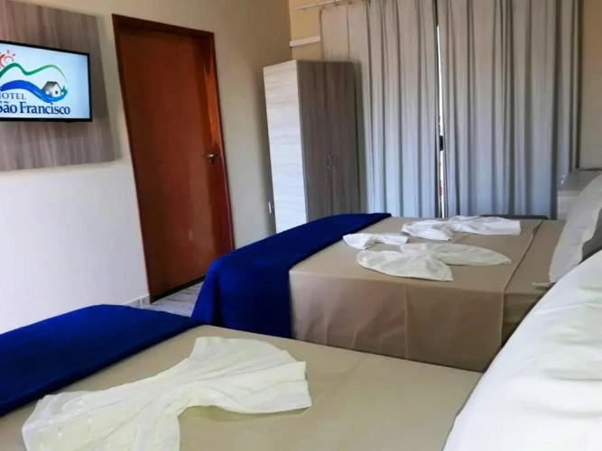 Standard Triple room