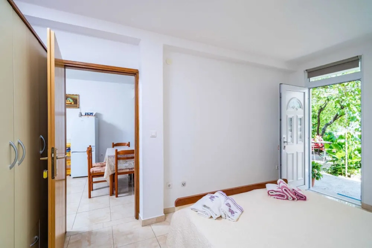 Apartments Zarac