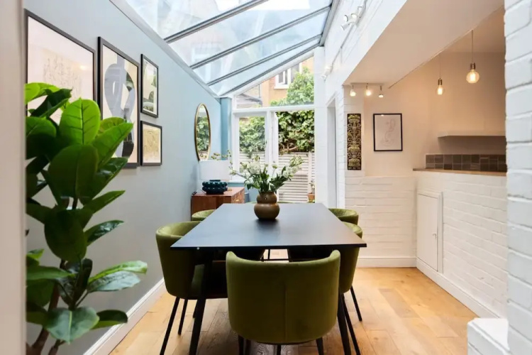 The Fulham Asylum - Modish 2Bdr Flat with Patio