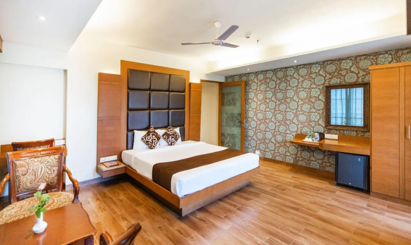 Hotel Seven Heaven