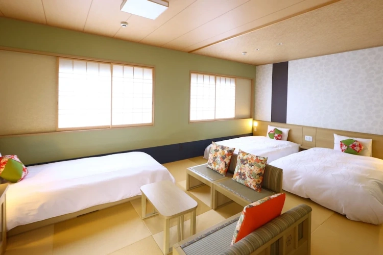 Standard Triple room