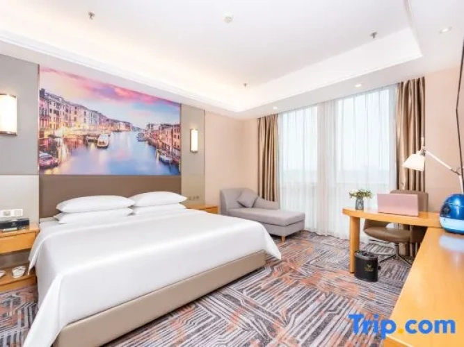 Deluxe Single Suite