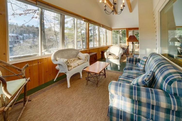 3 Bedrooms Cottage with balcony