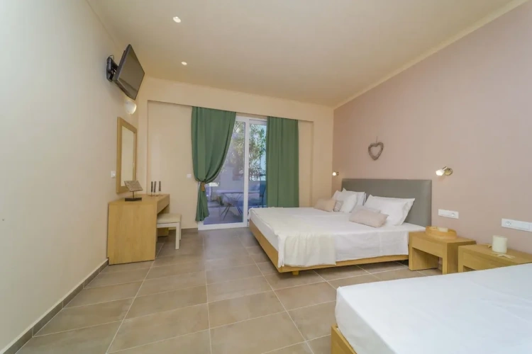 Deluxe Triple room