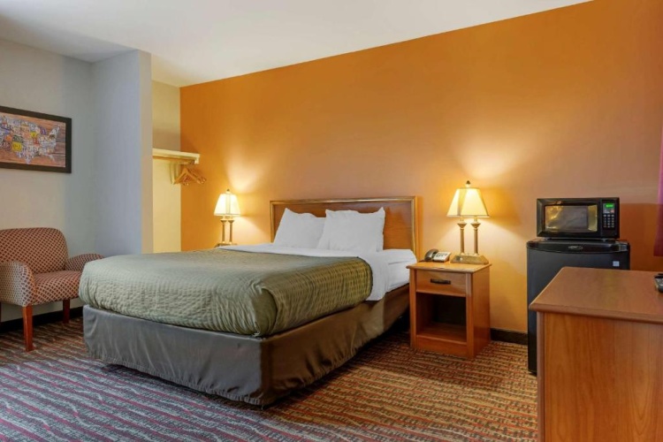 Standard Double room with lake view