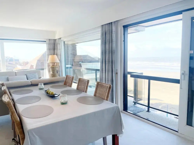 Modern Stay Near Shore