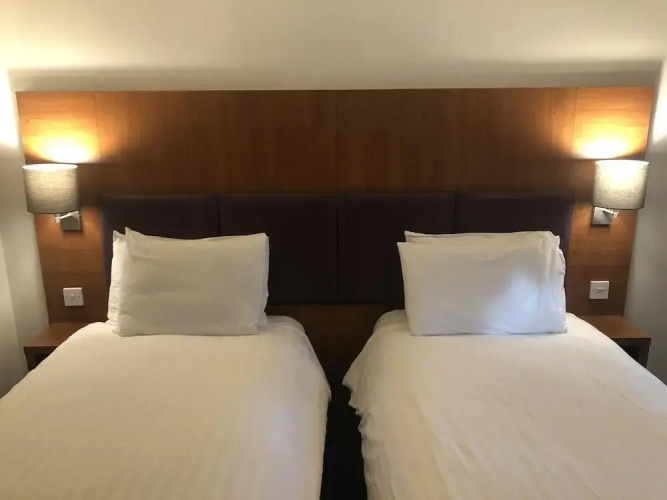 OYO Bluemont Hotel
