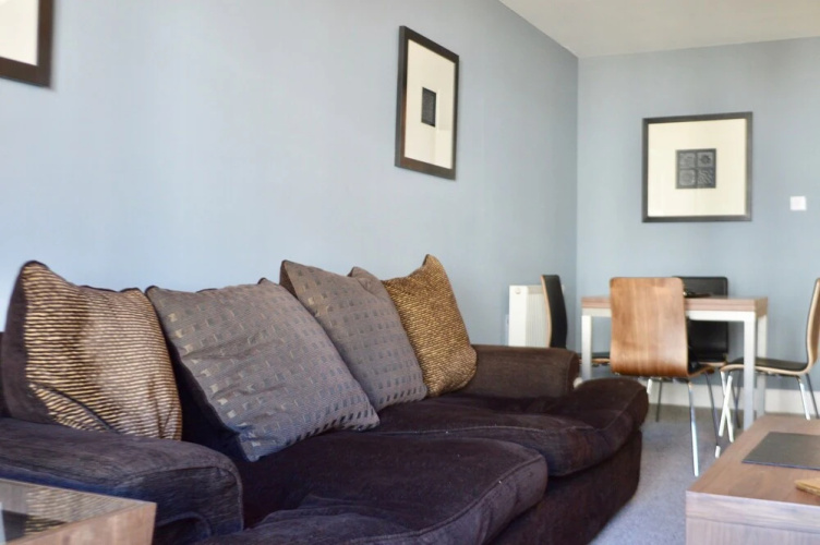 Central Edinburgh 2 Bedroom Apartment
