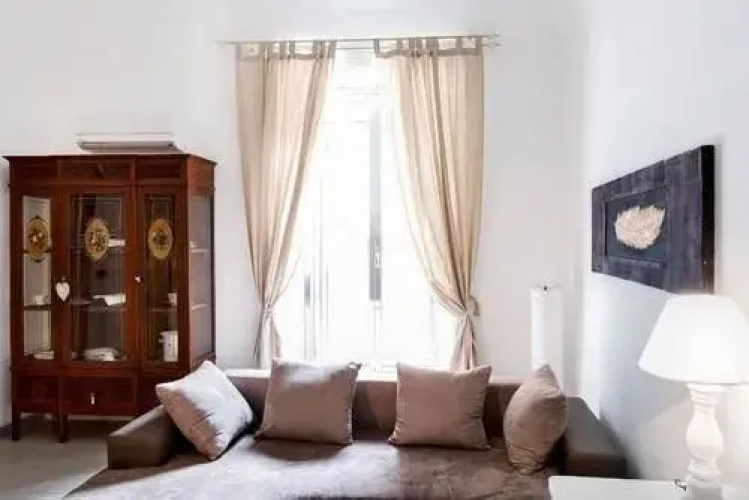 Zefnea House