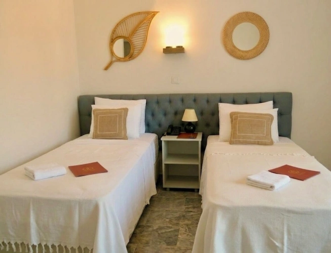 Standard Twin room with balcony