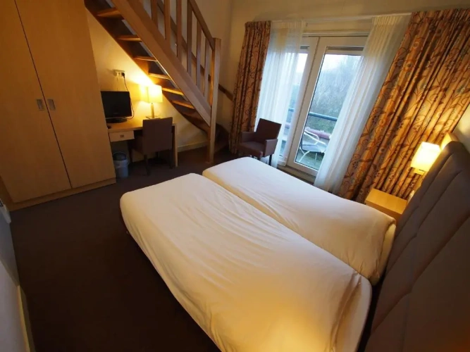 Deluxe Triple room with balcony and with view