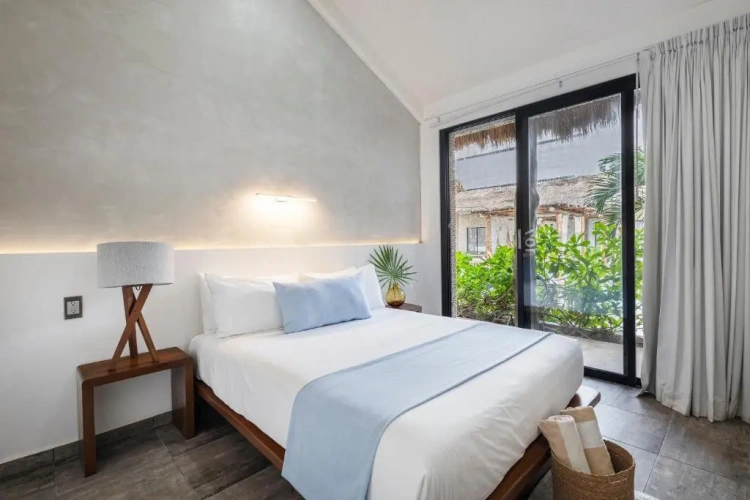 Deluxe Double room with pool view