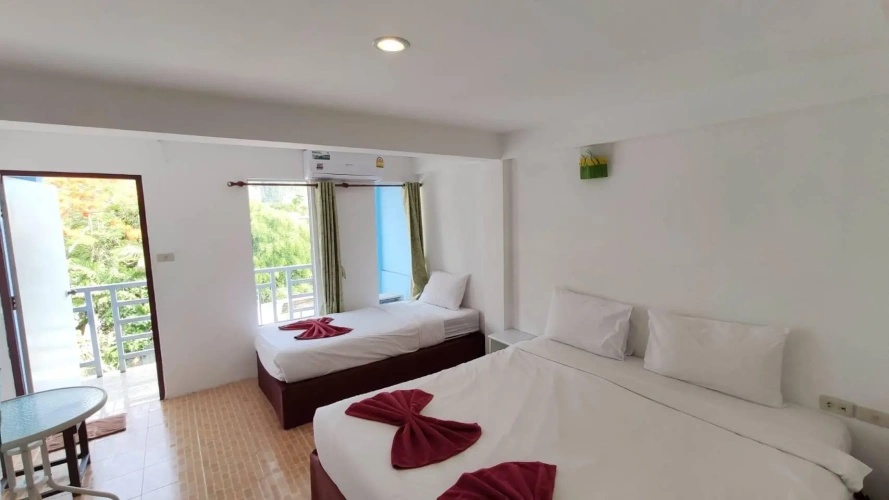 Deluxe Triple room with mountain view