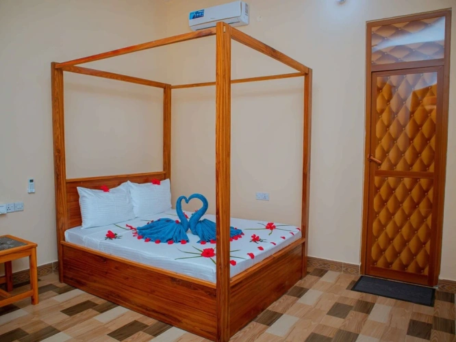 Standard Twin room with garden view